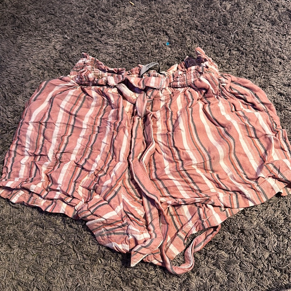 Medium Hollister high rise shorts